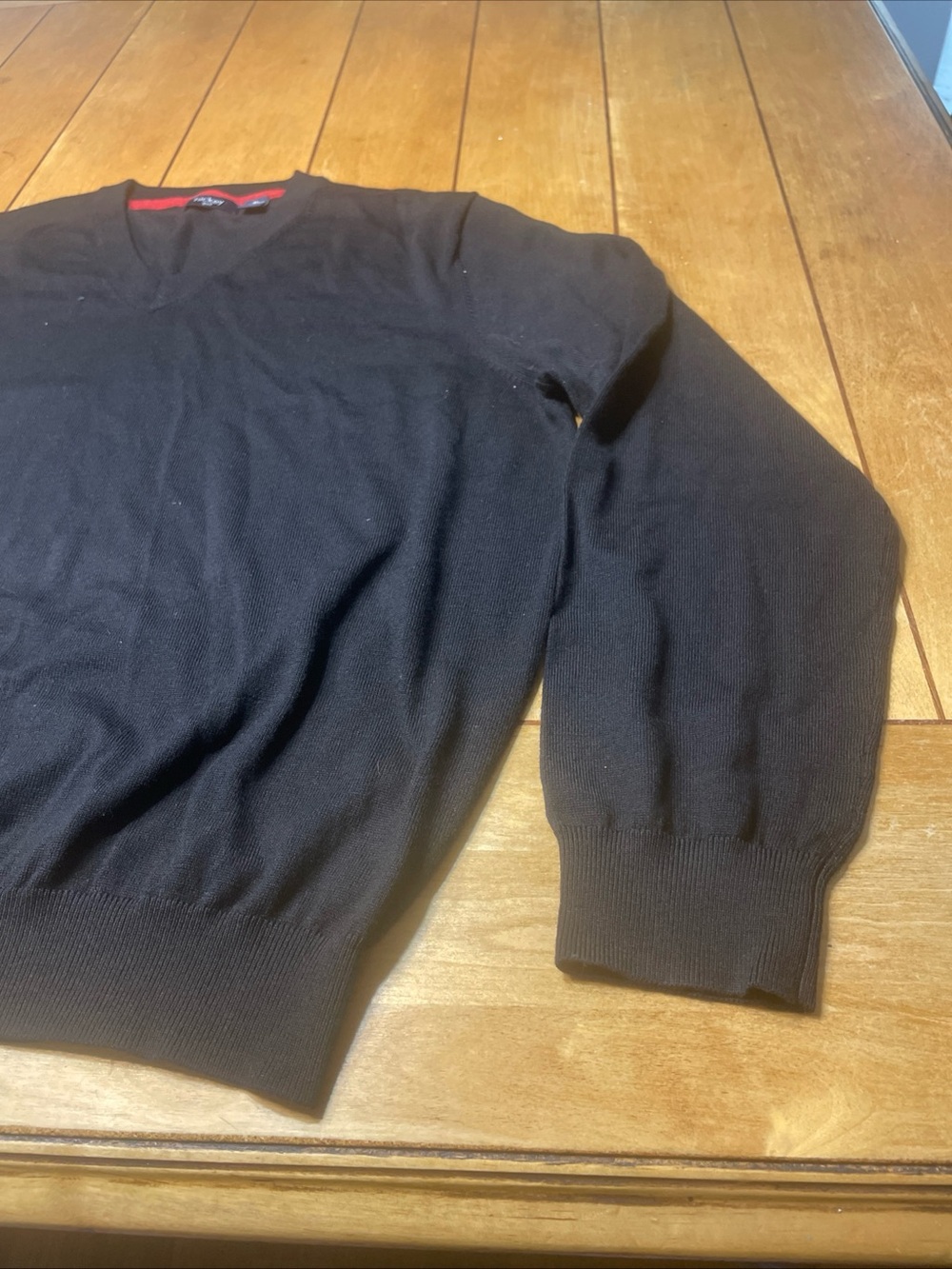 Hickey Freeman Golf 100% Merino Wool Black V-Neck Sweater with Subtle Red Trim